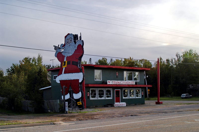 Paddlers Inn (Christmas Motel) - Random Christmas Michigan Photos (newer photo)